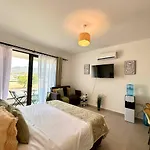 Apartment The Olive Beachfront & Kalogrea