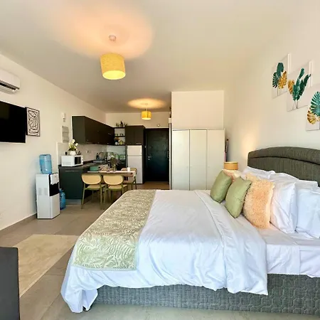 The Olive Beachfront & *