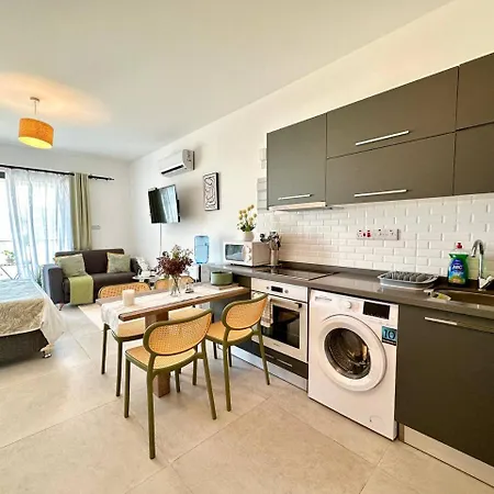 The Olive Beachfront & Appartement