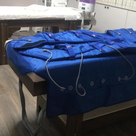 The Olive Beachfront & דירה Kalogrea