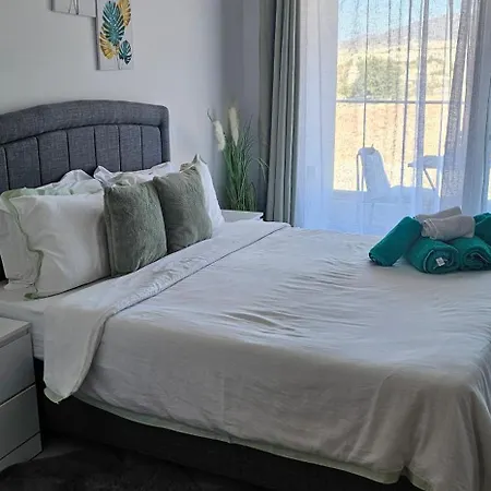 The Olive Beachfront & *