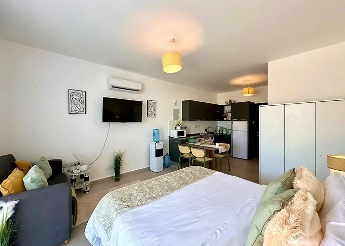 The Olive Beachfront & Lejlighed *