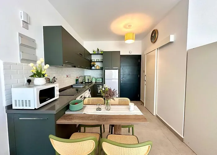 The Olive Beachfront & Lägenhet